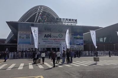 廣交世界，互利天下